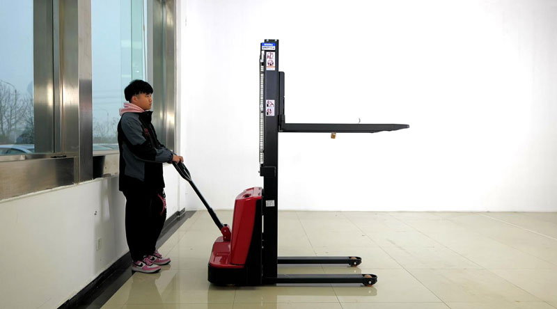 揚子電動(dòng)叉車(chē) 揚子電動(dòng)叉車(chē)